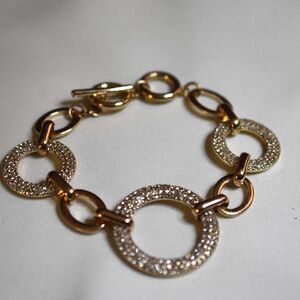 Fetching Crystal Encrusted Circular Gold Tone Link 8" Party Glam Diva Bracelet